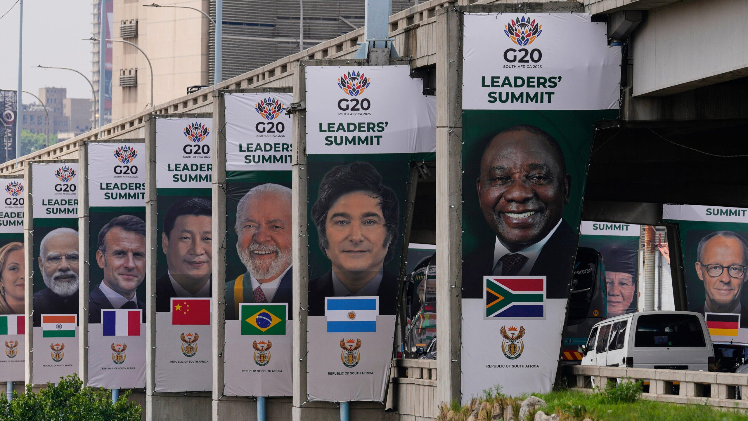 Leaders arrive for a first African G20 summit overshadowed by a rift between the host and the US