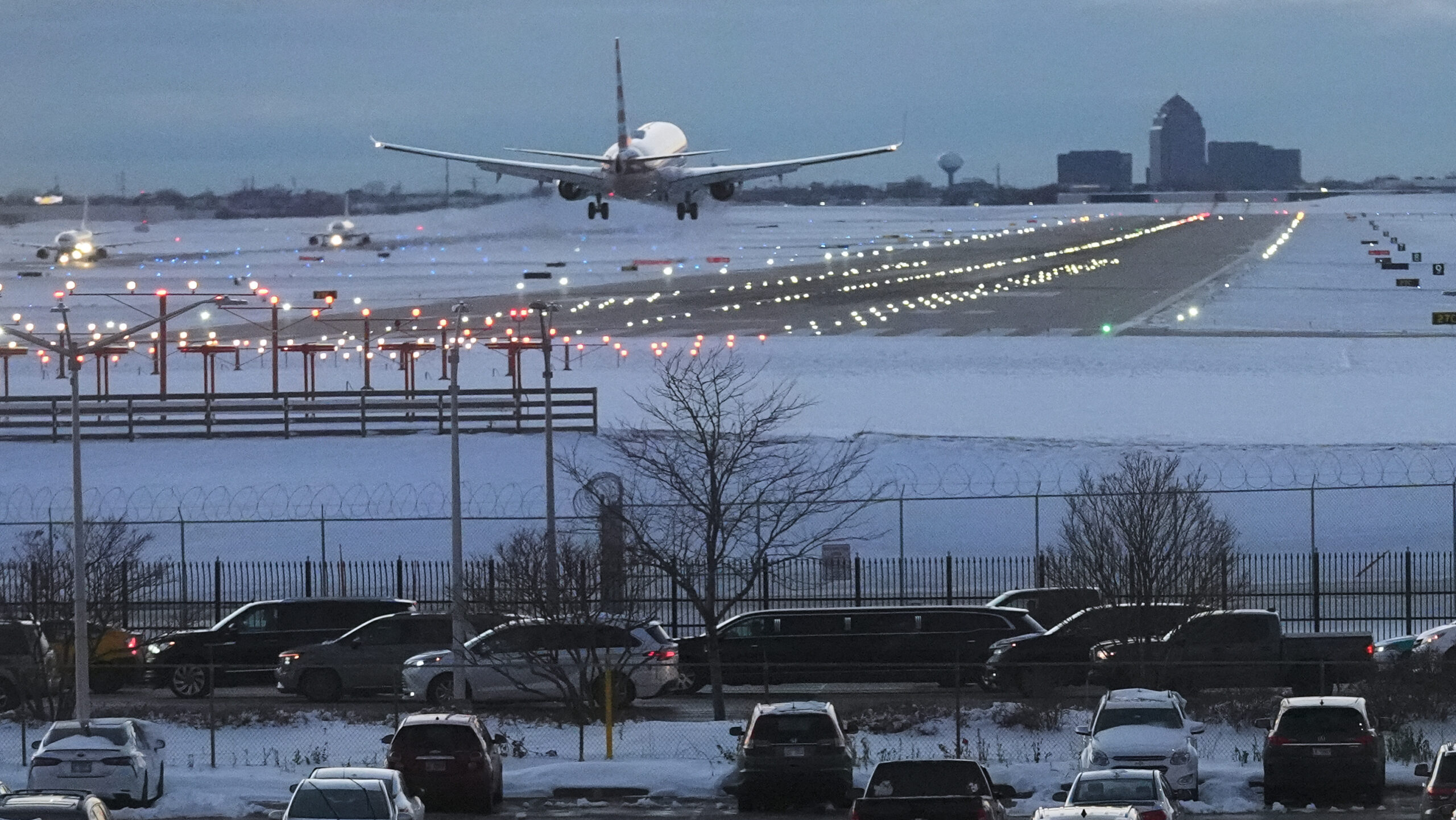 Heavy snow predicted for Northeast as Midwest still struggles with Thanksgiving weather snarls