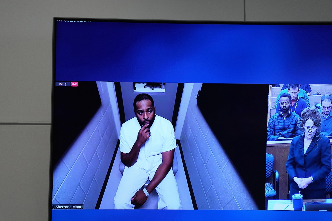 Sherrone Moore, Sherrone Moore court, Sherrone Moore michigan,